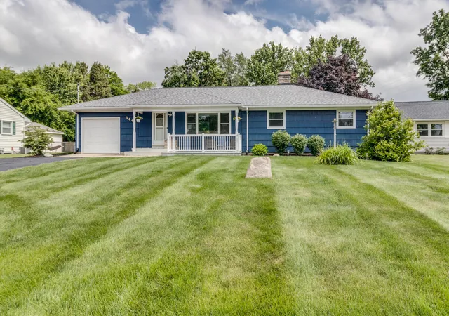 Homes for sale in Battle Creek, MI | 344 Lakeshore Dr, Battle Creek, MI 49015 | MLS# 70542008