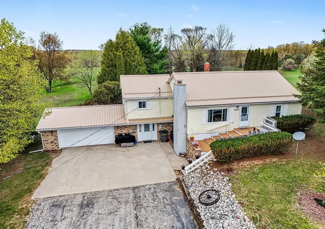 Photo 1 of Single family home for sale at 2330 W Tyler Rd, Hart, MI 49420 | MLS# 70528374 | Listing updated on 2026-08-10