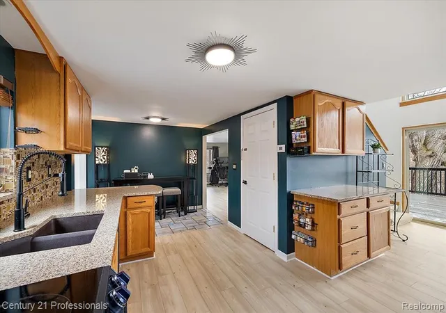 3rd image of 3185 Shimmons Rd, Auburn Hills, MI 48326 | MLS# 60992509