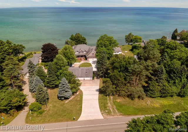 Homes for sale in Deckerville, MI | 3864 Lakeshore Rd, Deckerville, MI 48427 | MLS# 61009170