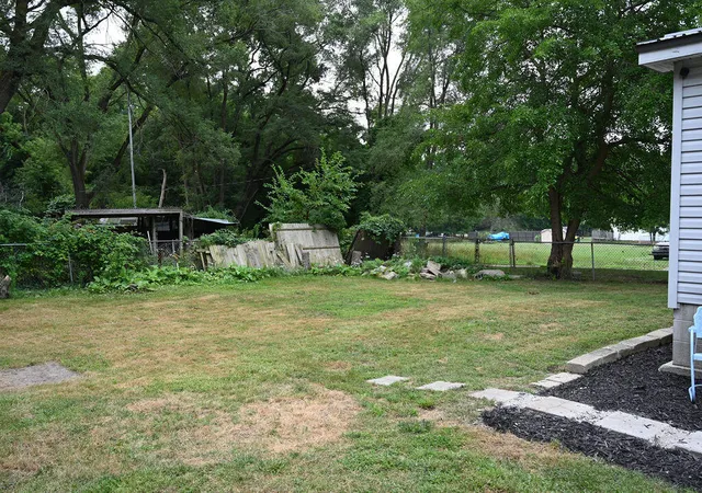 Photo 3 of Sale Pending at 931 W Barney Ave, Muskegon, MI 49441 | MLS# 70553507 | Listing updated on 2026-08-31