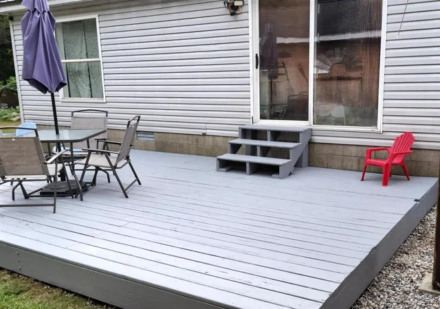 Photo 4 of Sale Pending at 931 W Barney Ave, Muskegon, MI 49441 | MLS# 70553507 | Listing updated on 2026-08-31