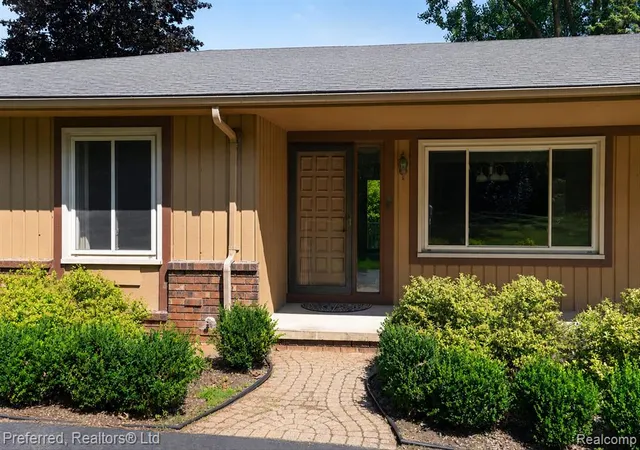 Homes for sale in Pinckney, MI | 5524 Lawrence Ct, Pinckney, MI 48169 | MLS# 61009609