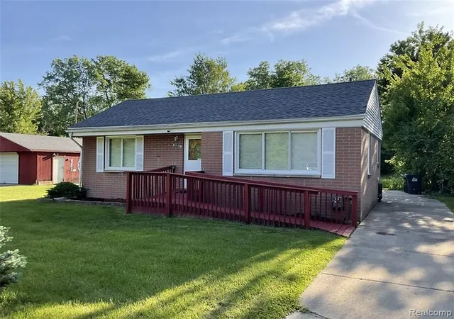 Homes for sale in Taylor, MI | 14180 Huron St, Taylor, MI 48180 | MLS# 61003209