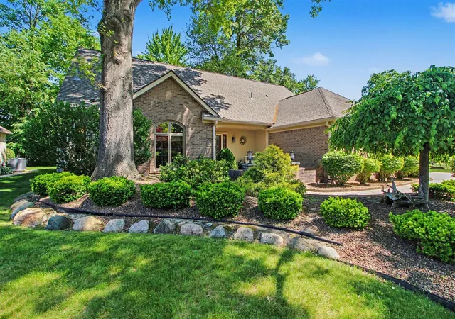 Photo 2 of Single Family Residence at 14017 Towering Oaks Dr, Shelby Township, MI 48315 | MLS# 70536674 | | Sold on 2026-07-02