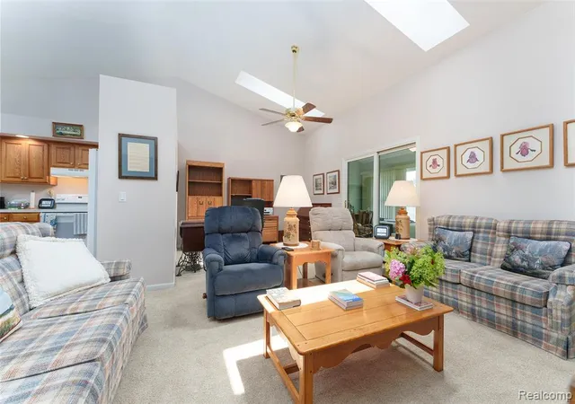 Listing Photo 5 - Condo for sale in building located at 164 Addison Cir, Fowlerville, MI 48836