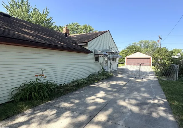 Homes for sale in Roseville, MI | 26641 Pattow St, Roseville, MI 48066 | MLS# 50214585