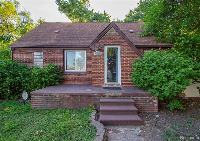 1st image of 23095 Hill Ave, Warren, MI 48091 | MLS# 61016986