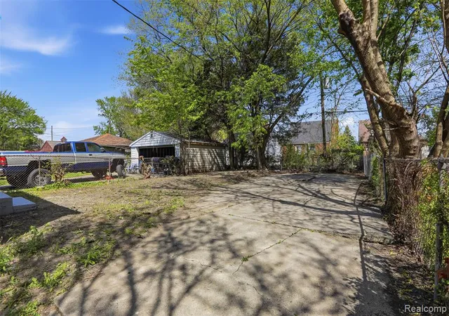 28th image of 9236 Manistique St, Detroit, MI 48224 2879 | MLS# 60990181