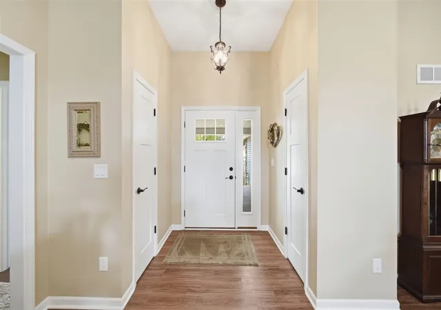 Photo 4 of Single family home for sale at 3531 Natural Ln, Jackson, MI 49203 | MLS# 70553232 | Listing updated on 2026-09-21