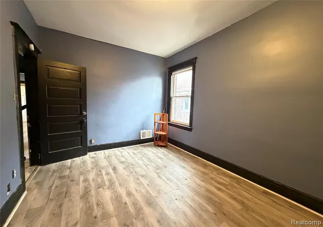 5th image of 593 Owen St, Detroit, MI 48202 | MLS# 60985360