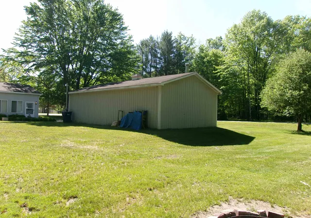Photo 3 of Sale Pending at 2960 Pinecroft Dr, Lake, MI 48632 | MLS# 50209572 | Listing updated on 2026-07-17