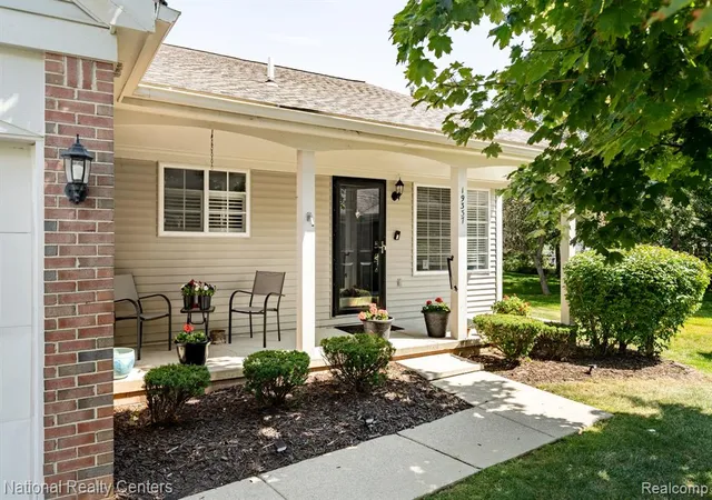 1st image of 19337 Mandarin Dr, Roseville, MI 48066 | MLS# 61015269