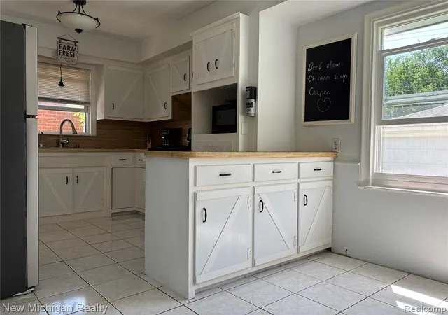 4th image of 9919 Merriman Rd, Livonia, MI 48150 2850 | MLS# 61001464