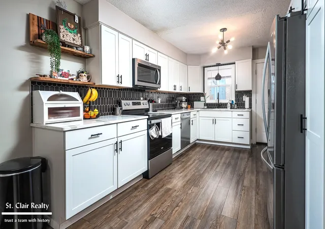 3rd image of 1813 N Woodland Dr, Port Huron, MI 48060 | MLS# 50198485