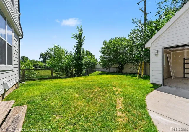 Photo 40 of Single family home for sale at 111 N Dorchester Ave, Royal Oak, MI 48067 2132 | MLS# 61003039 | Listing updated on 2026-09-01