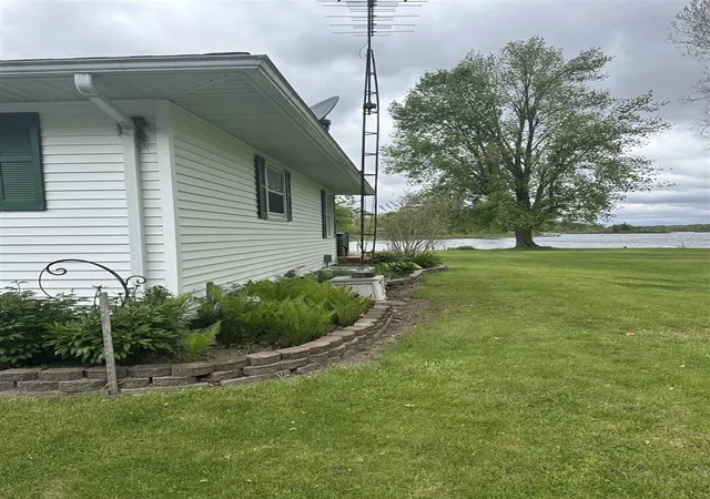 Photo 4 of Sale Pending at 2611 Nottawa Lake Dr, Marshall, MI 49068 | MLS# 70531824 | Listing updated on 2026-07-09