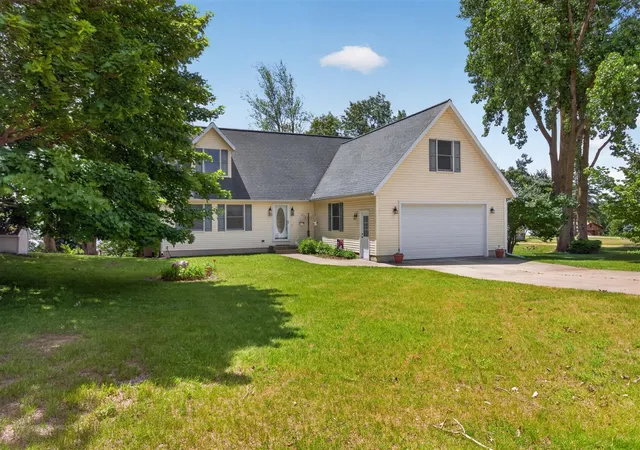 Homes for sale in Cement City, MI | 14023 Grandview Dr, Cement City, MI 49233 | MLS# 70540138