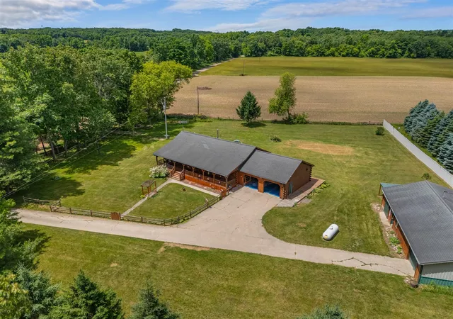 Homes for sale in Jonesville, MI | 7470 Moreland Rd, Jonesville, MI 49250 | MLS# 70539326