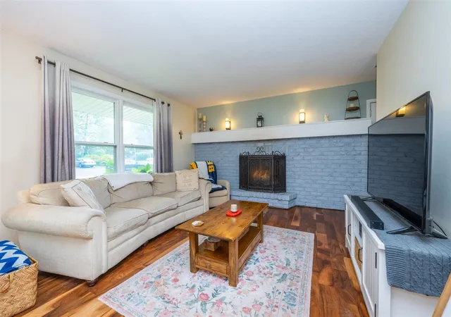 Photo 3 of Sale Pending at 536 Dell St, Saint Joseph, MI 49085 | MLS# 70550889 | Listing updated on 2026-09-25