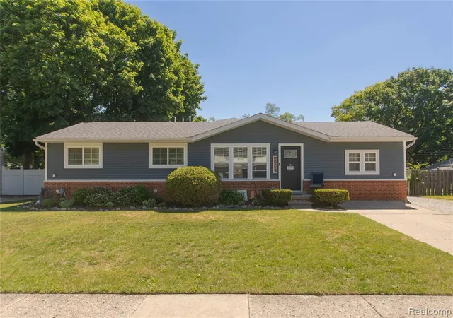 Homes for sale in Livonia, MI | 20322 Melvin St, Livonia, MI 48152 | MLS# 61002886