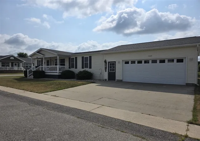 17th image of 1402 Westwind Ln, Fremont, MI 49412 | MLS# 70546670