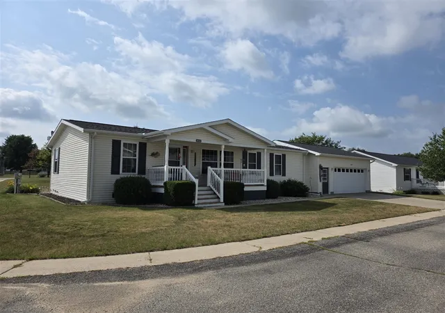 1st image of 1402 Westwind Ln, Fremont, MI 49412 | MLS# 70546670