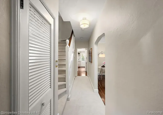 Photo 3 of Sale Pending at 37 Cranford Ln, Grosse Pointe, MI 48230 1514 | MLS# 61024748 | Listing updated on 2026-09-17