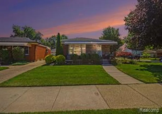 Homes for sale in Eastpointe, MI | 24804 Rosalind Ave, Eastpointe, MI 48021 | MLS# 61009236