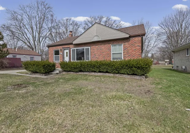 Homes for sale in Harrison Township, MI | 26595 Hickler Ln, Harrison Township, MI 48045 | MLS# 50202725