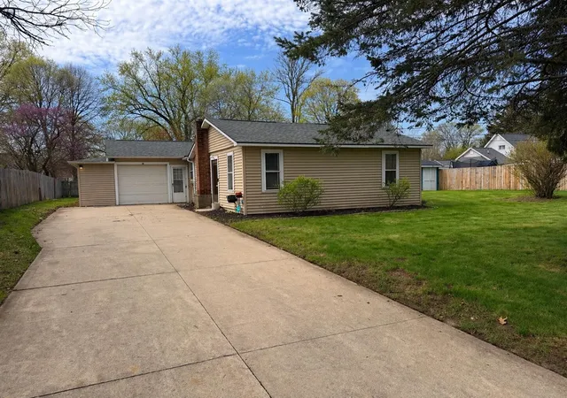 1st image of 744 Fremont St, Middleville, MI 49333 | MLS# 70526570