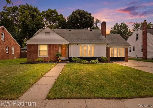 Photo 2 of Sale Pending at 99 High St, Mount Clemens, MI 48043 | MLS# 61021720 | Listing updated on 2026-08-30