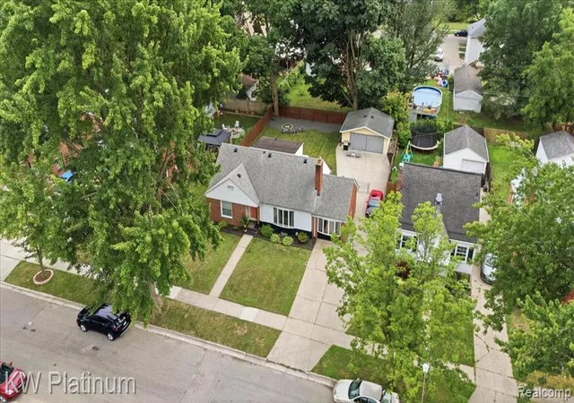 Photo 3 of Sale Pending at 99 High St, Mount Clemens, MI 48043 | MLS# 61021720 | Listing updated on 2026-08-30