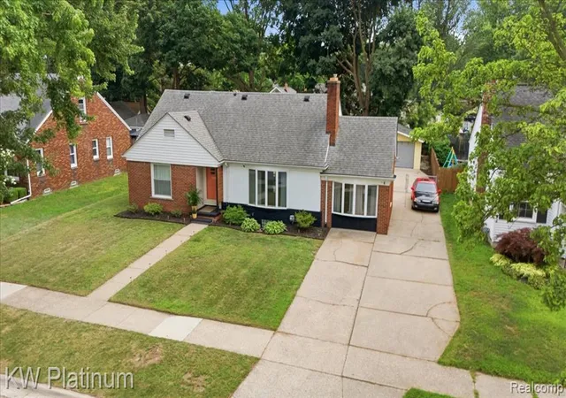 Photo 4 of Sale Pending at 99 High St, Mount Clemens, MI 48043 | MLS# 61021720 | Listing updated on 2026-08-30