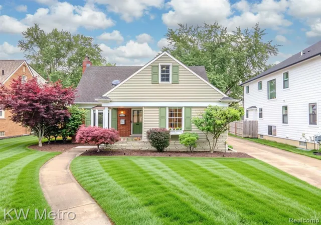 1st image of 2120 Vinsetta Blvd, Royal Oak, MI 48073 | MLS# 61021708