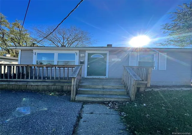 1st image of 2735 Weiss St, Saginaw, MI 48602 | MLS# 60922817