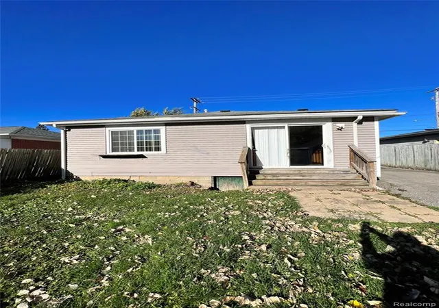 3rd image of 2735 Weiss St, Saginaw, MI 48602 | MLS# 60922817