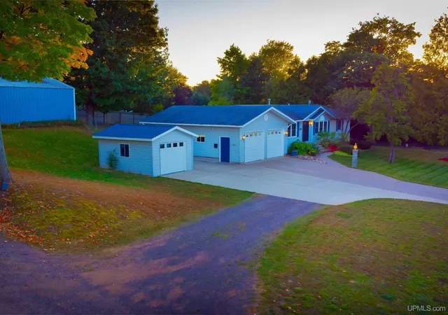 Homes for sale in Marquette, MI | 1005 Cleveland Ave, Marquette, MI 49855 | MLS# 50204449
