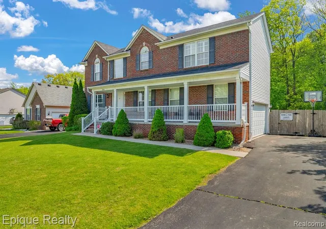 Homes for sale in Grand Blanc, MI | 8239 Loon Ln, Grand Blanc, MI 48439 | MLS# 60994426