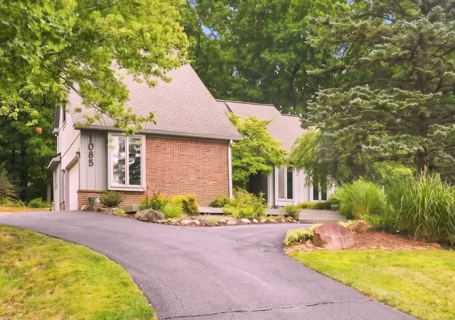 Photo 1 of Sale Pending at 1085 Bear Crk Ct, Rochester, MI 48306 | MLS# 50217445 | Listing updated on 2026-08-27