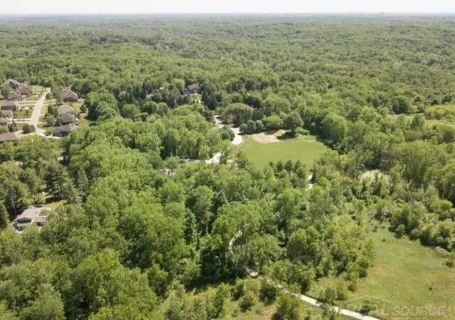 Photo 53 of Sale Pending at 1085 Bear Crk Ct, Rochester, MI 48306 | MLS# 50217445 | Listing updated on 2026-08-27
