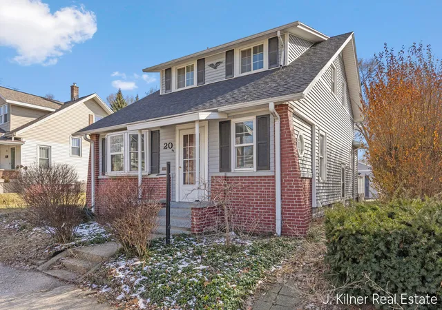 Homes for sale in Grand Rapids, MI | 20 Dean St, Grand Rapids, MI 49505 | MLS# 70523768