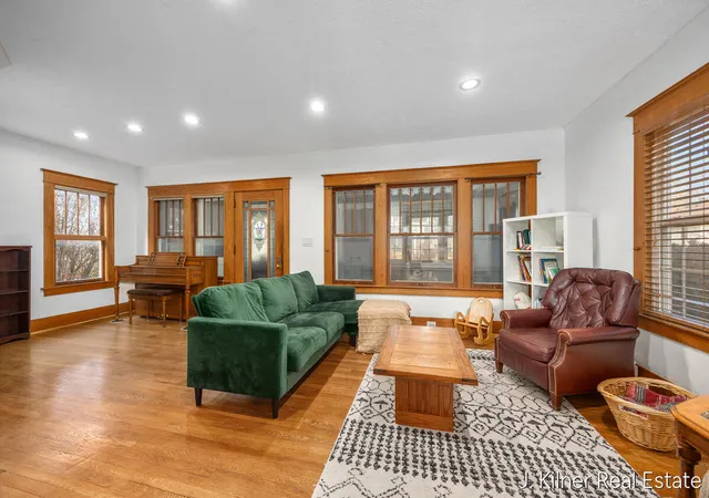 Homes for sale in Grand Rapids, MI | 20 Dean St, Grand Rapids, MI 49505 | MLS# 70523768