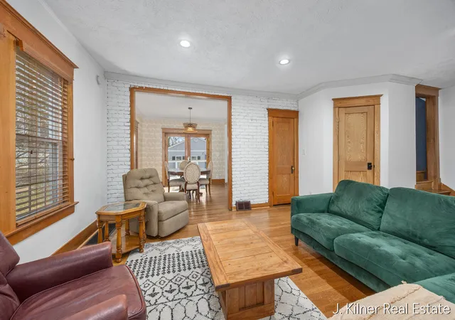 Homes for sale in Grand Rapids, MI | 20 Dean St, Grand Rapids, MI 49505 | MLS# 70523768
