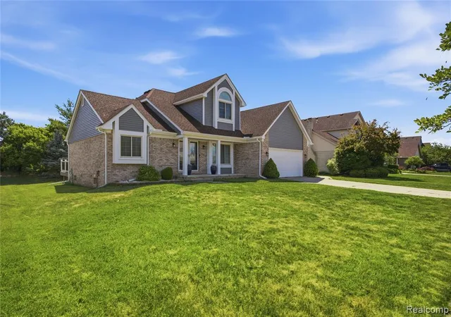 Homes for sale in Livonia, MI | 18488 Manor Lane, Livonia, MI 48152 | MLS# 61005913