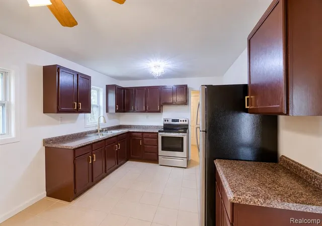 Homes for sale in Hazel Park, MI | 23075 Vance Ave, Hazel Park, MI 48030 | MLS# 60996333