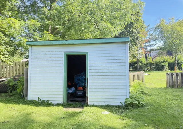 2nd image of 1105 Langstaff St, Essexville, MI 48732 | MLS# 50217379