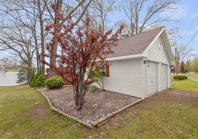 Homes for sale in Colon, MI | 59036 Lakeshore Dr, Colon, MI 49040 | MLS# 70529847