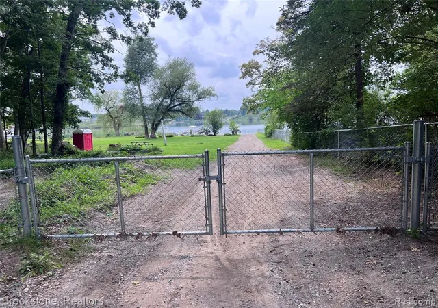 19th image of 3256 Lakeview Blvd, Highland, MI 48356 1684 | MLS# 61023884