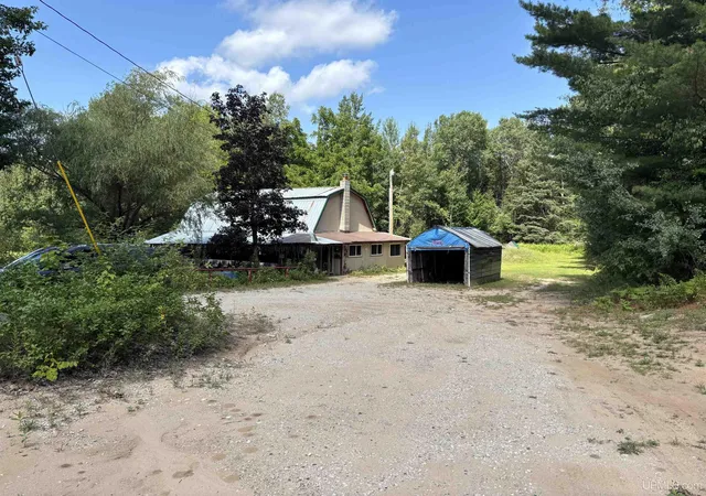 Photo 3 of Single family home for sale at 7941 County Rd 385, Newberry, MI 49868 | MLS# 50219262 | Listing updated on 2026-08-20